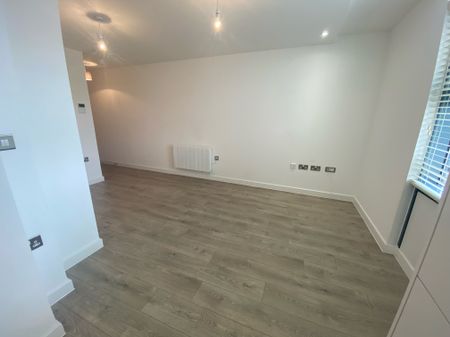 Edinburgh Gate, Harlow - Photo 2