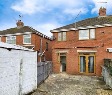 3 bedroom semi-detached house to rent - Photo 4