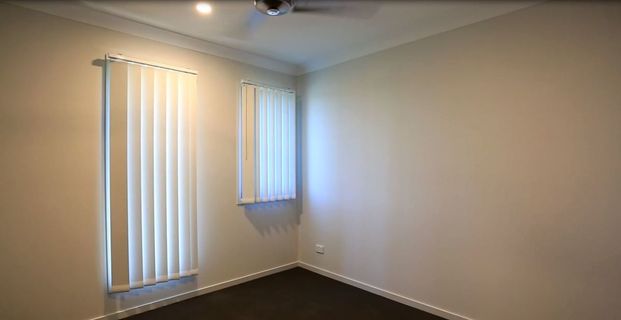 Modern Family Living in the Heart of Pimpama - Photo 1