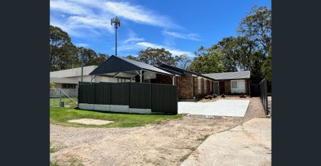 FRESH FOUR BEDROOM HOME WITH DUCTED AIRCON!! - Photo 4