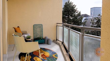 COMFORTABLE 2.5-ROOM CHARM APARTMENT WITH BALCONY NEAR THE RIVER - Photo 2