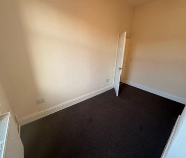 4 bedroom terraced house to rent - Photo 2