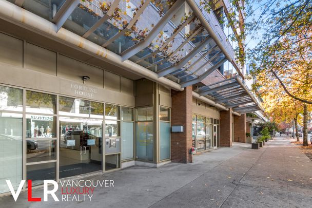 Condo in Downtown Vancouver, BC - Photo 1