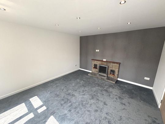 4 bedroom detached house to rent - Photo 1