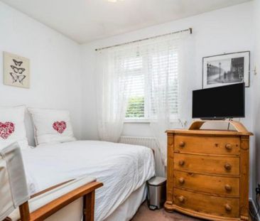 3 bedroom terraced house to rent - Photo 6