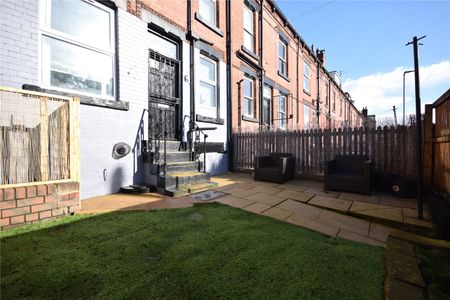 18, Cecil Grove, Leeds, West Yorkshire, LS12 2AW - Photo 3