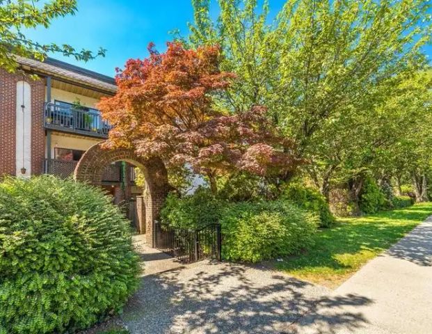 Beautiful Spacious 1 Bedroom Apartment In Lower Lonsdale! | 211 3rd Street West, North Vancouver - Photo 1