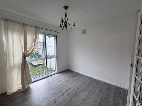 2 bedroom end of terrace house to rent - Photo 1