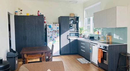 2BR Kilbirnie Flat - Photo 3