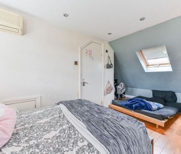 4 bedroom semi-detached house to rent - Photo 5