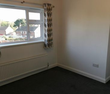 2 bedroom semi-detached house to rent - Photo 5