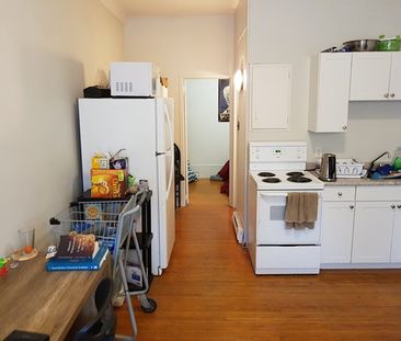 394 Brock St Unit 1 - Photo 3