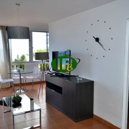 Apartment, neu renoviert mit 1 Schlafzimmer und Meerblick - Photo 2