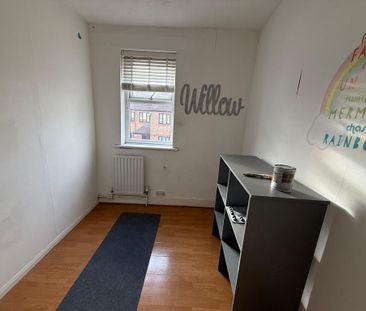 3 bedroom terraced house to rent - Photo 3