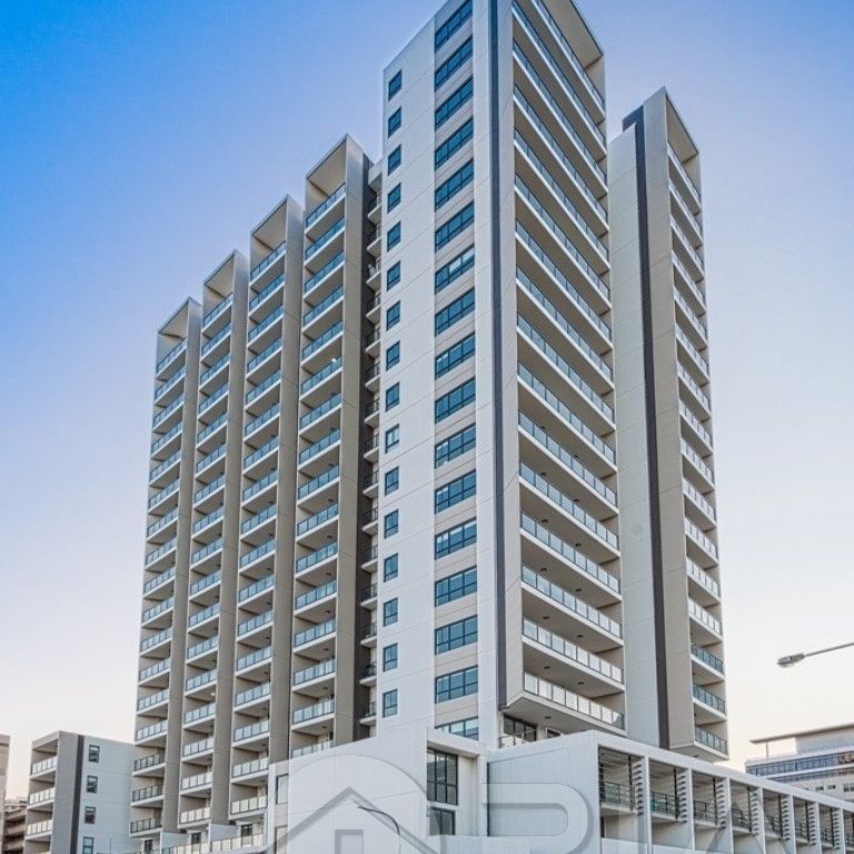 “Electricity and Gas Bills Included. Super modern and spacious apartment, located in one of Parramatta's premier residential district.” - Photo 1