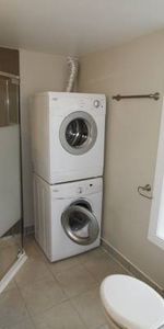 Amazing loft ensuite laundry balcony heat inc. - Photo 4