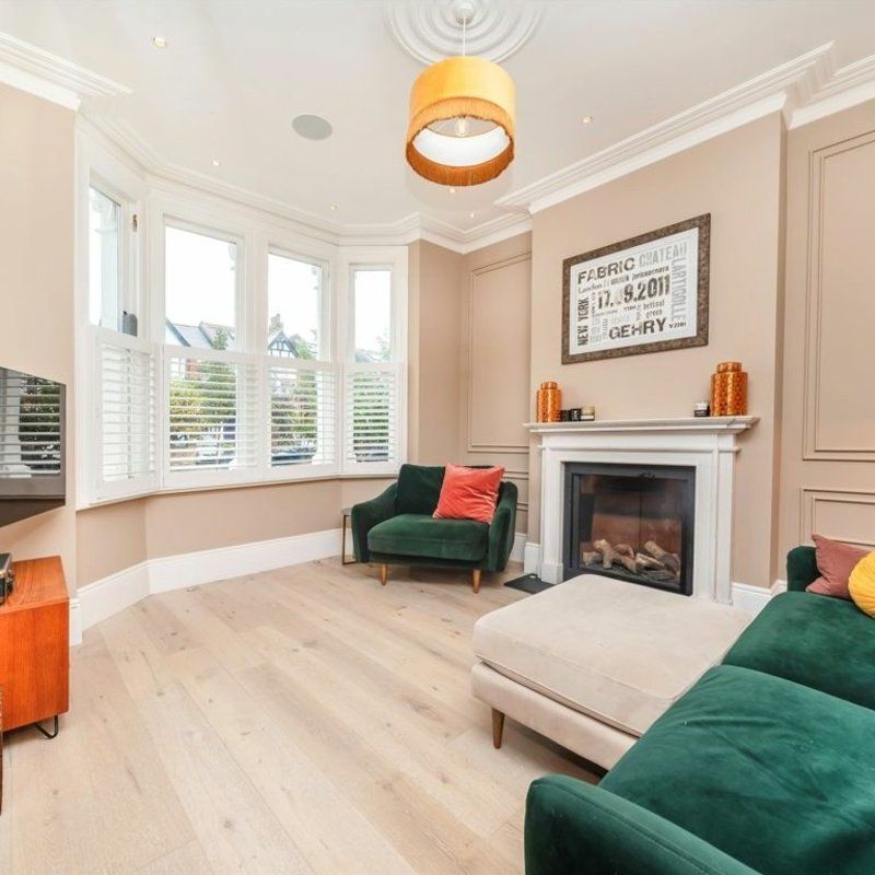 Bradley Gardens, West Ealing, W13 - Photo 1