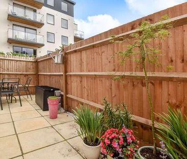 Camberley, Surrey, GU15 - Photo 3