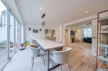 5 bedroom detached house to rent - Photo 4