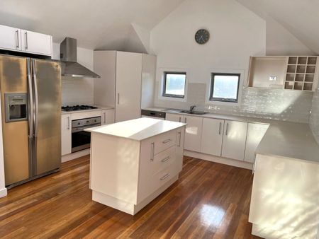 Great Home - Great Location! - Photo 3