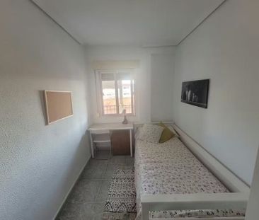 Calle Coimbra, Sevilla, Andalusia 41006 - Photo 4