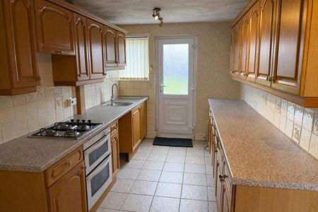 3 bedroom terraced house to rent - Photo 5