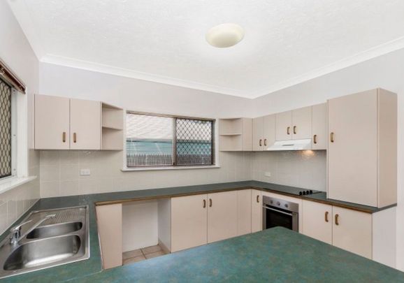 Spacious and Modern Living in Kirwan - 2/50 Fielding Way - Photo 1