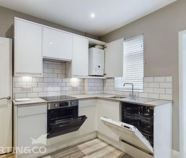 2 bedroom terraced house to rent - Photo 4