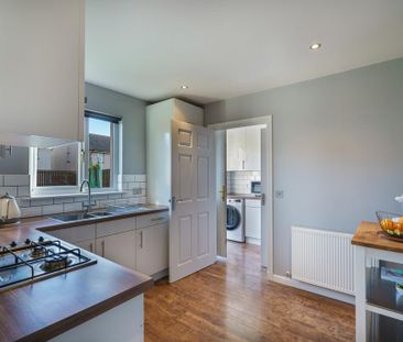 4 bedroom detached house to rent - Photo 5