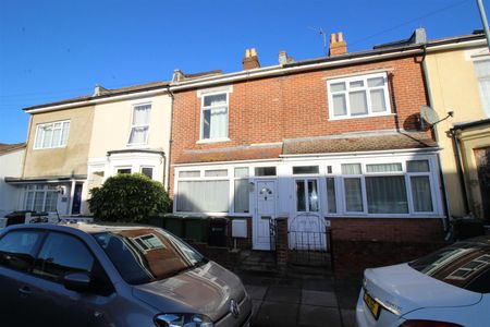 House - Terraced For Rent Wyndcliffe Road, Southsea - Photo 5