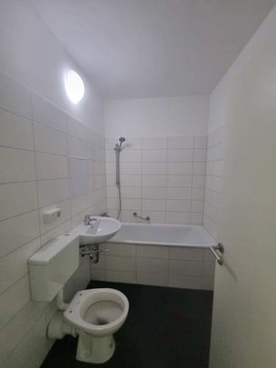 Bezugsfertige 3-Zimmer-Wohnung mit Balkon und Aufzug! - Foto 1