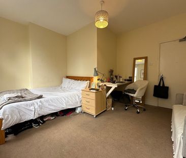 4 Bed Terraced House, Swanfield Street, E2 - Photo 4