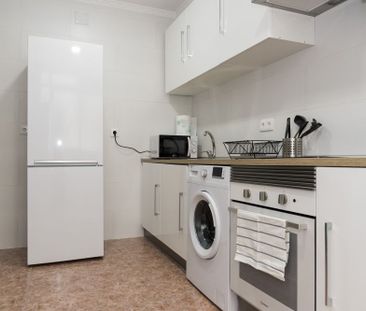 Modern room in Madrid, Paseo de los Pontones Street - Photo 2