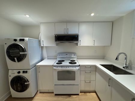 For Lease - 145 Harrison Drive Unit# Lower 2, Newmarket, Ontario - Photo 3