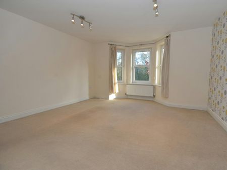 Flat to rent on - Photo 2