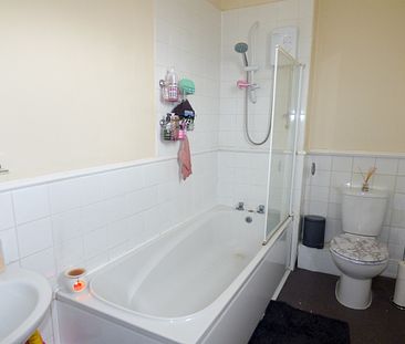 2 bed end of terrace house to rent in Canterbury Street, South Shields, NE33 - Photo 3