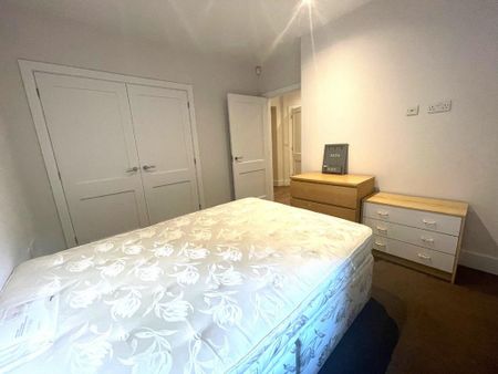 2 bedroom ground floor flat to rent - Photo 2