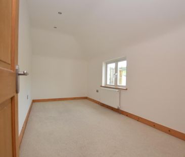 4 bedroom detached house to rent - Photo 5