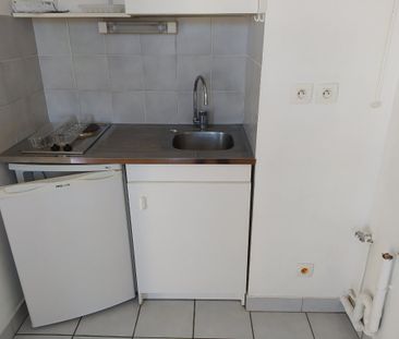 Location Appartement 1 pièce 26m² - Photo 3