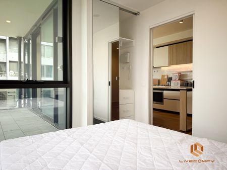 West Melbourne - Photo 2