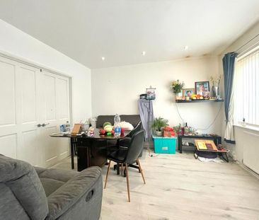 2 Bed Terraced House, Freshland Way, BS15 - Photo 3