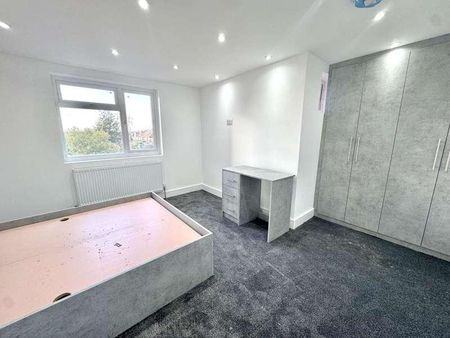 Greenford Avenue, London, W7 - Photo 5