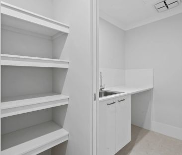 Stylish, Easy-Care Unit Close to the Beach - 2 Bedrooms, 1 Bathroom - Photo 1