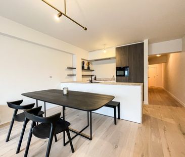 Mooi vernieuwd één slaapkamerappartement gelegen aan de zonnekant v... - Photo 2