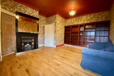 Botham Hall Road, Huddersfield - Photo 2