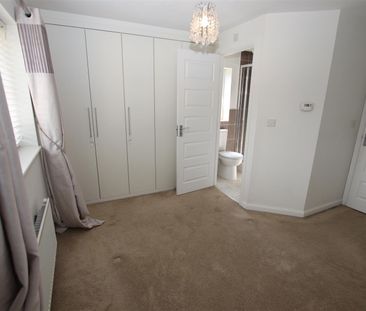 2 bedroom End Terraced to let - Photo 3