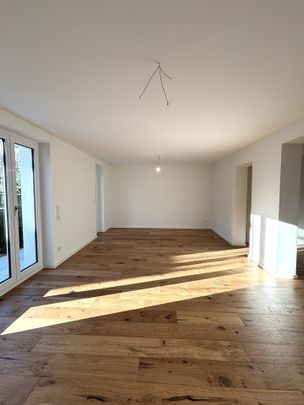 Moderne 2-Zimmer-Wohnung in hochwertigem Neubau mit Terrasse & Stellplatz - Photo 1