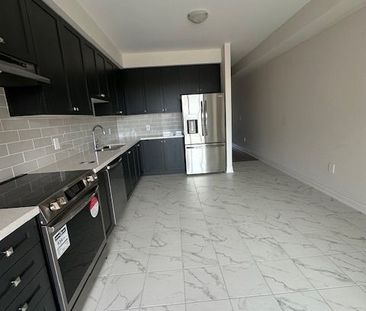 For Lease - 2918 Whites Road, Pickering, Ontario - Photo 3