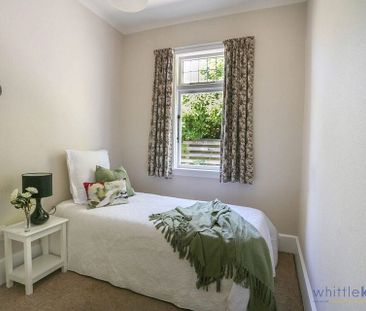 Charming Fendalton 3BR Home w/Courtyard - Photo 6