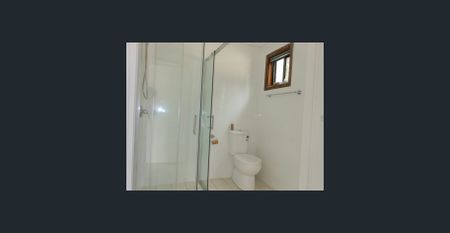 HOUSE IN CANLEY HEIGHTS - Photo 3